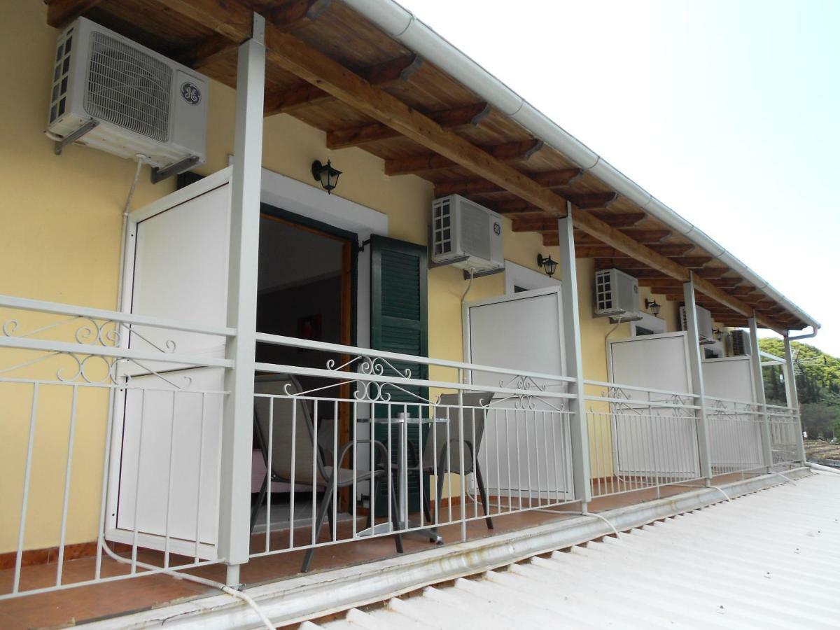 Anemona Studios ปาเลโอกัสไตรซา ภายนอก รูปภาพ